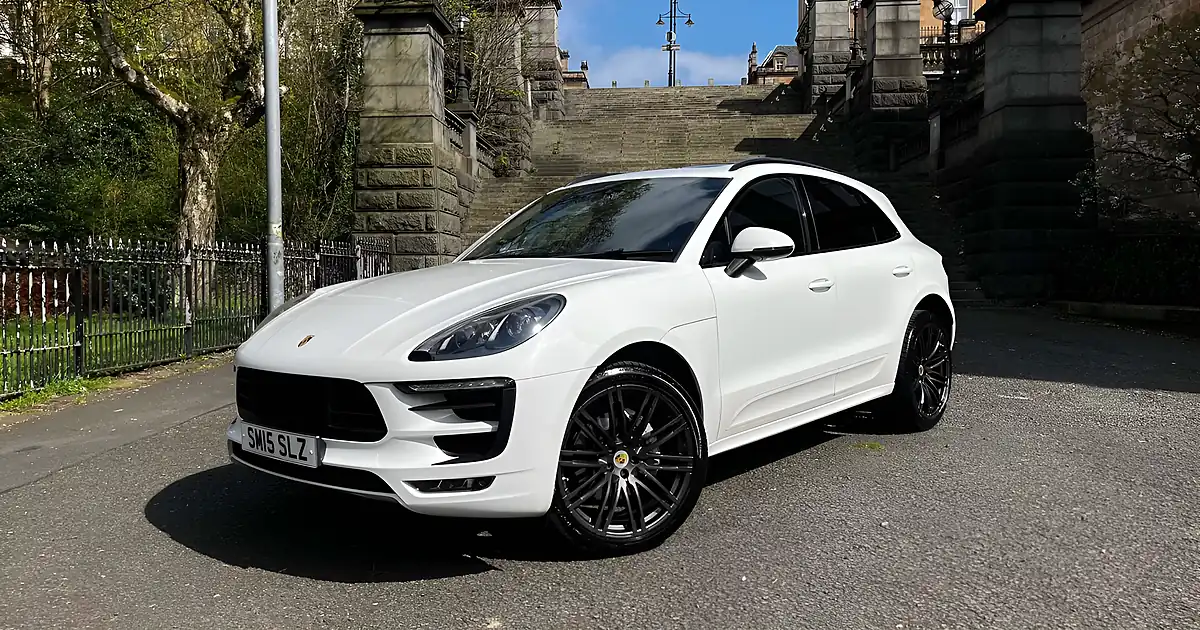 Used 2015 Porsche Macan S Carrara White - Front View