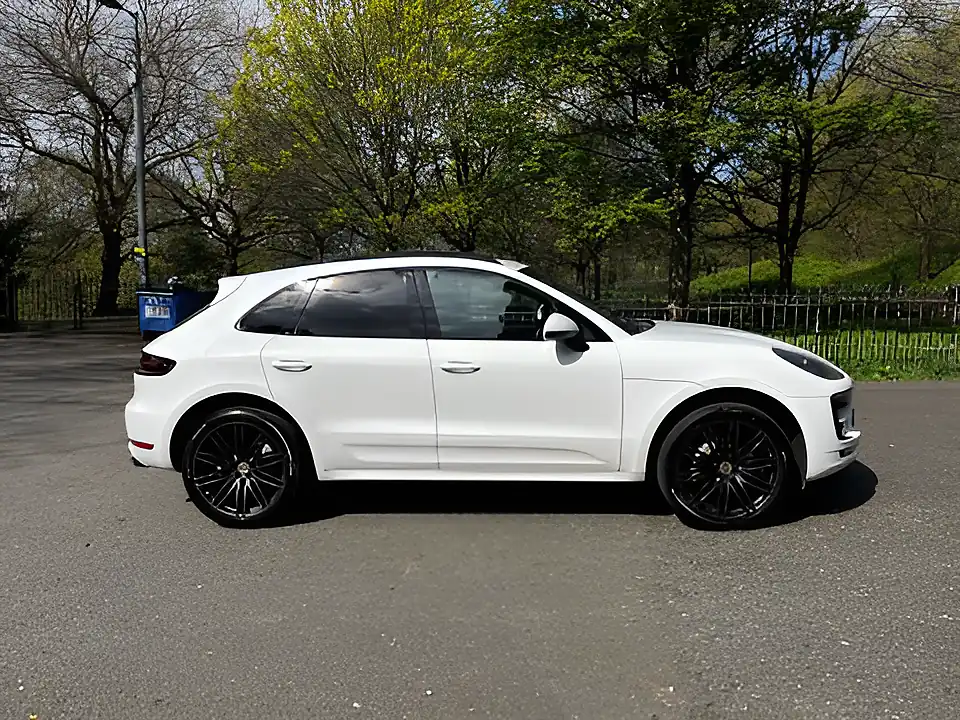 Used 2015 Porsche Macan S Carrara White - Interior and Exterior details 11