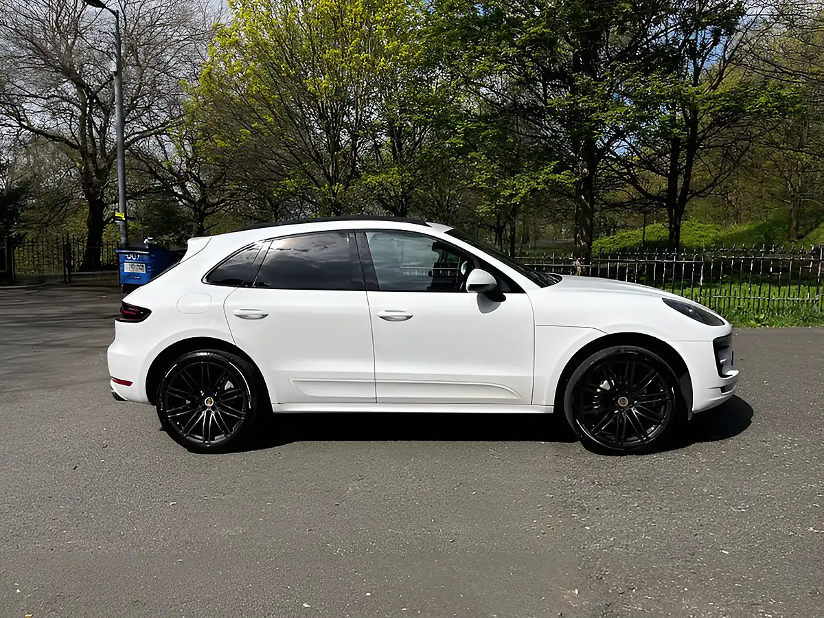 Used 2015 Porsche Macan S Carrara White - Interior and Exterior details 12