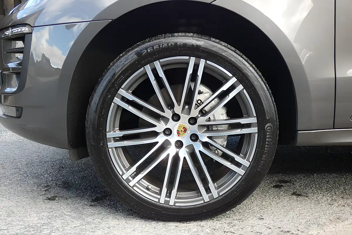 Used 2015 Porsche Macan S Grey - Interior and Exterior details 6
