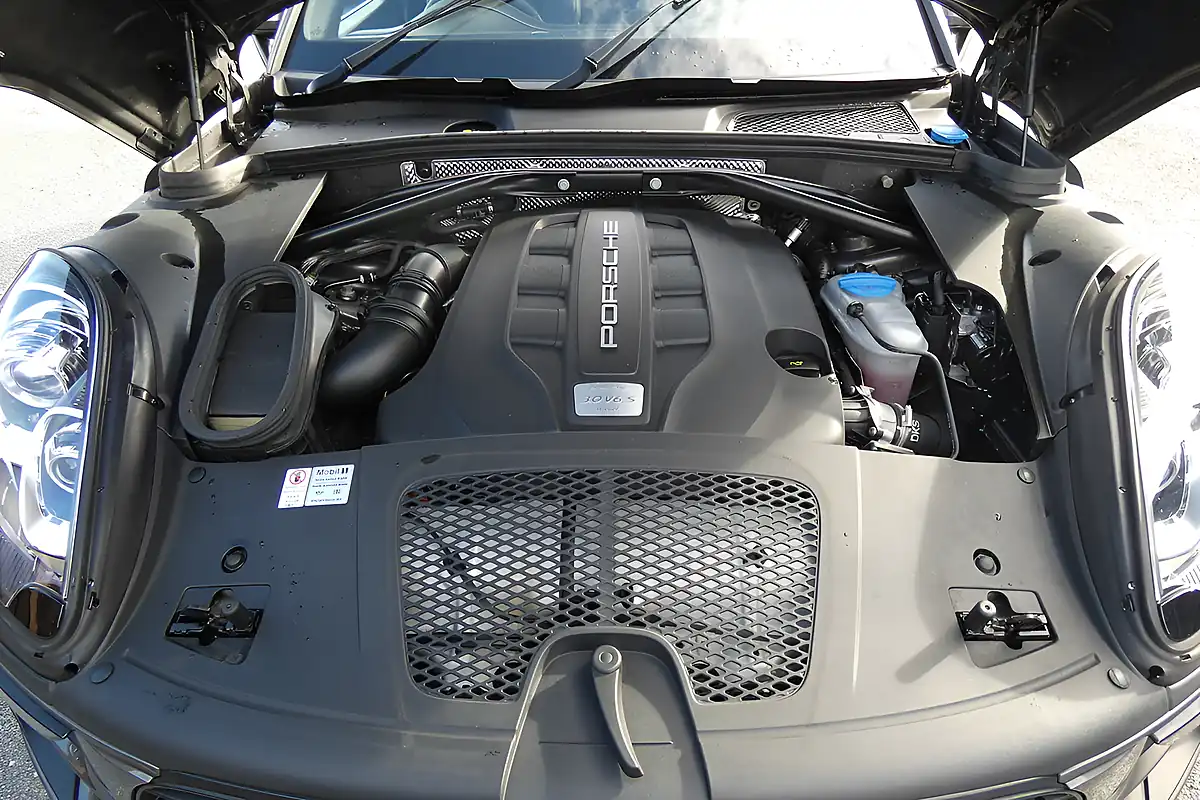Used 2015 Porsche Macan S Grey - Interior and Exterior details 7
