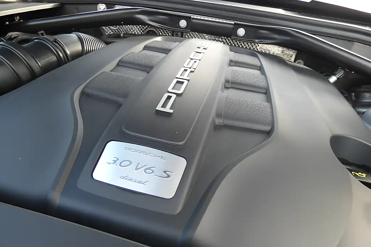 Used 2015 Porsche Macan S Grey - Interior and Exterior details 8