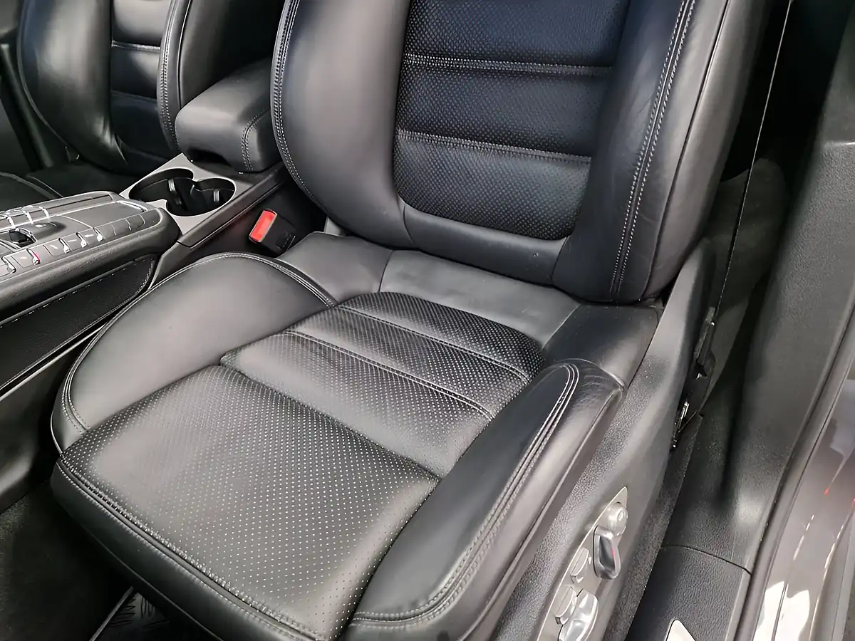 Used 2015 Porsche Macan S Grey - Interior and Exterior details 14