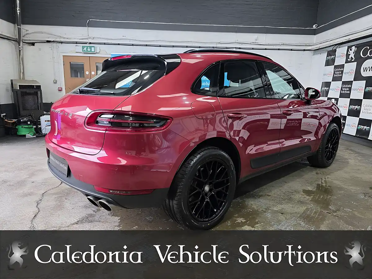 Used 2015 Porsche Macan S Red - Interior and Exterior details 3