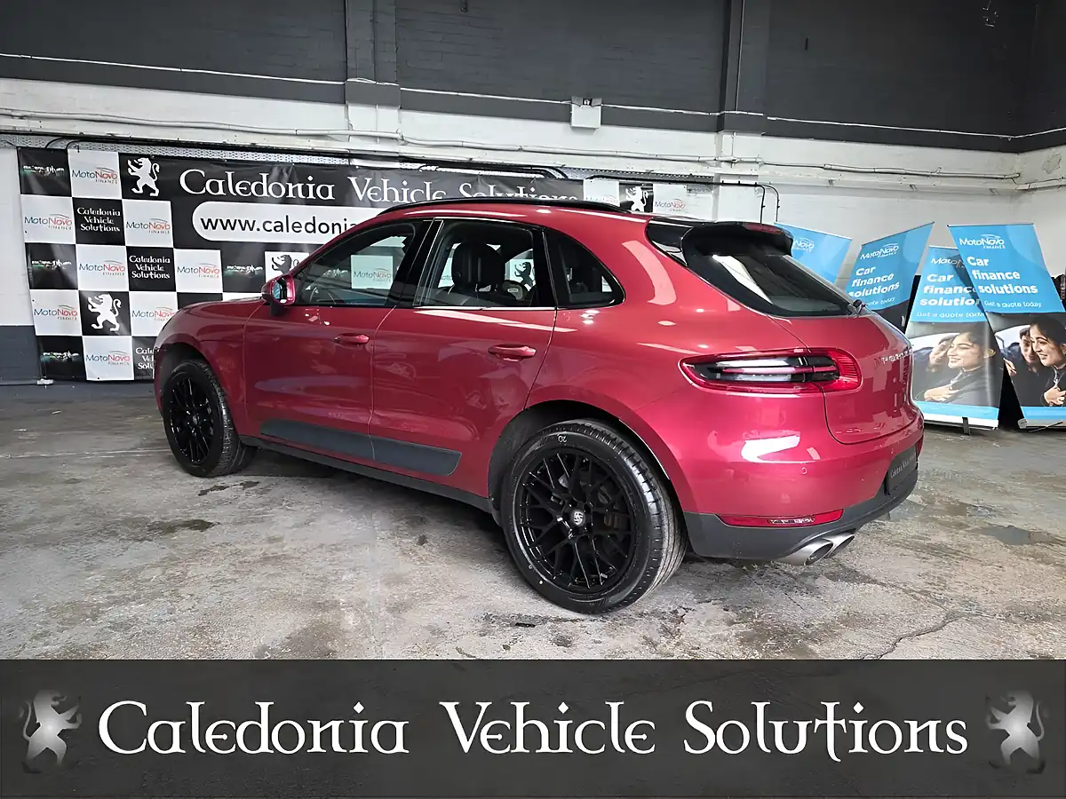 Used 2015 Porsche Macan S Red - Interior and Exterior details 4