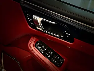 Used 2015 Porsche Macan S Silver - Interior and Exterior details 13
