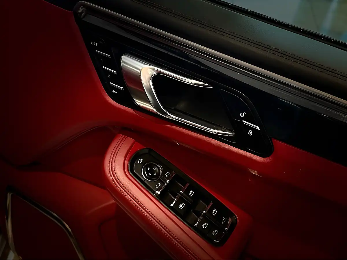 Used 2015 Porsche Macan S Silver - Interior and Exterior details 13