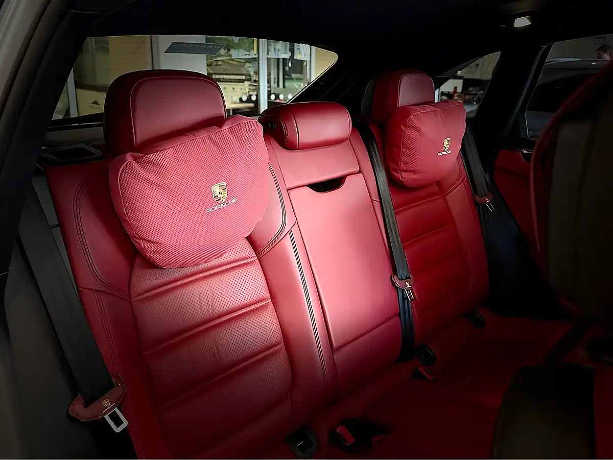 Used 2015 Porsche Macan S Silver - Interior and Exterior details 18