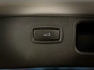 Used 2015 Porsche Macan S Silver - Interior and Exterior details 20
