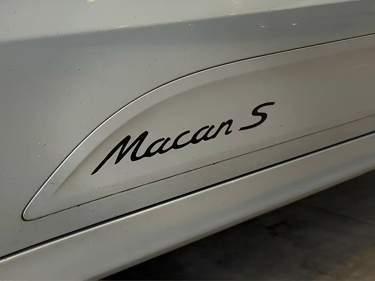 Used 2015 Porsche Macan S Silver - Interior and Exterior details 6