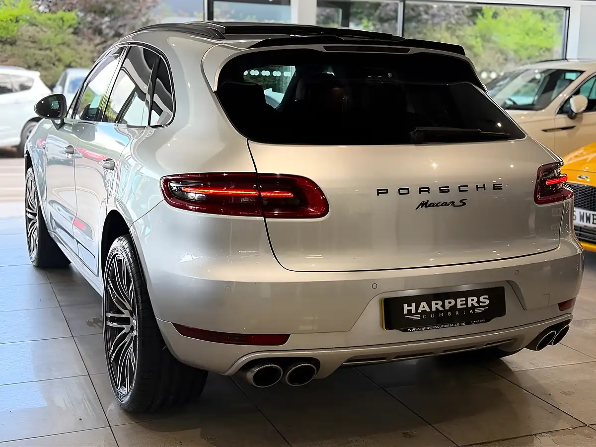 Used 2015 Porsche Macan S Silver - Interior and Exterior details 7