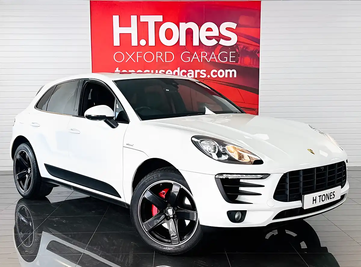 Used 2015 Porsche Macan S White - Front View