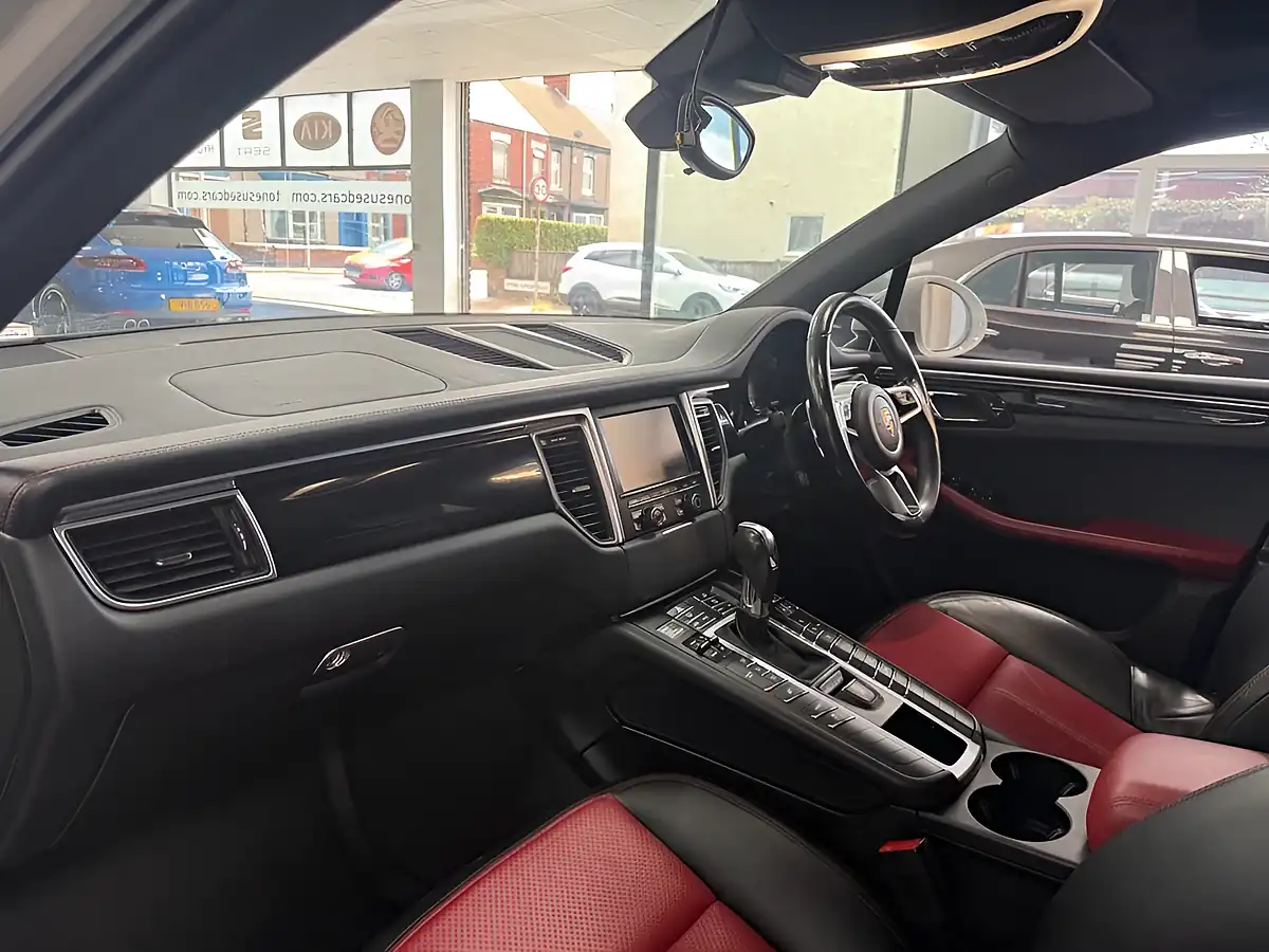 Used 2015 Porsche Macan S White - Interior and Exterior details 11