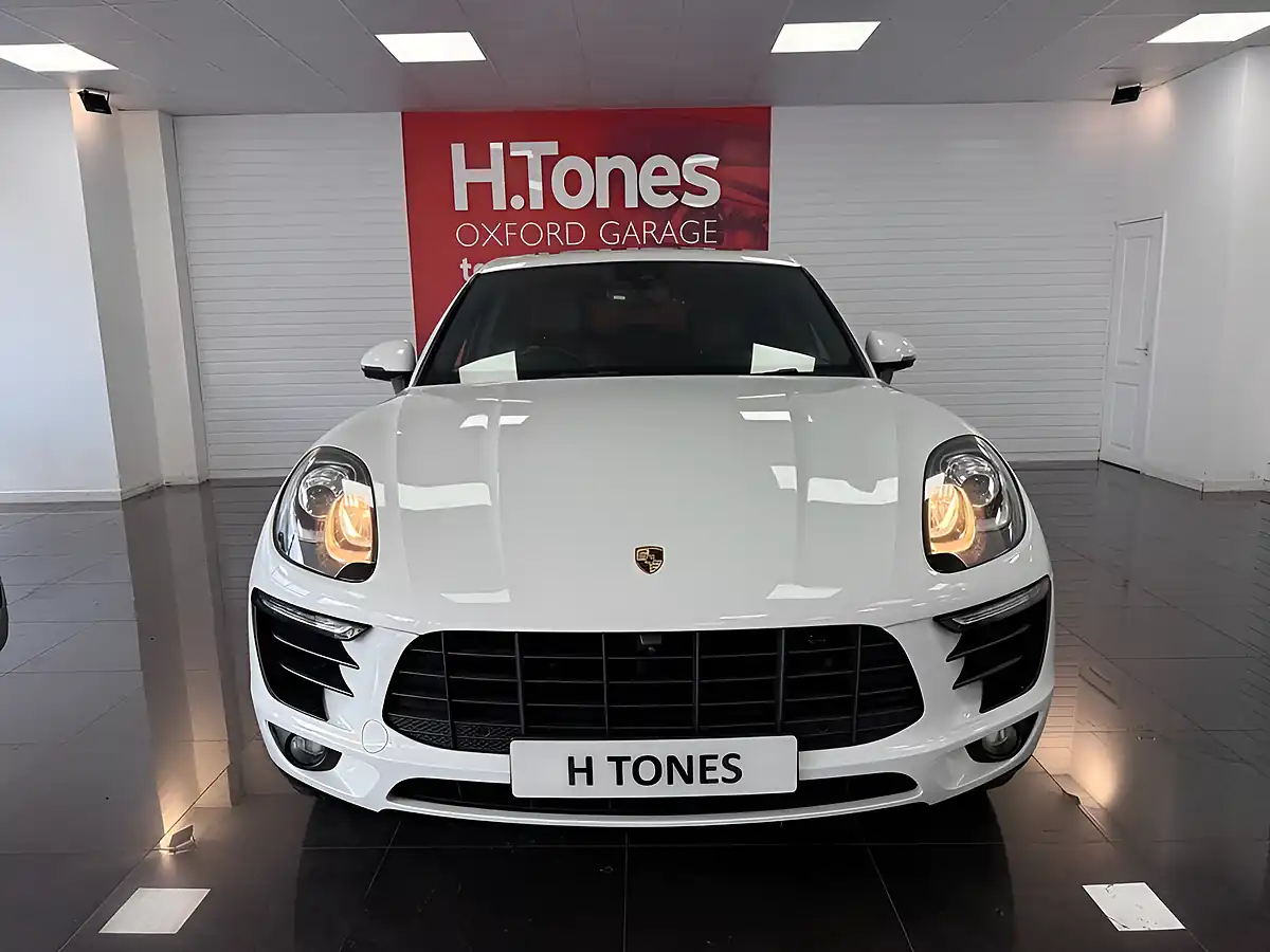 Used 2015 Porsche Macan S White - Interior and Exterior details 13