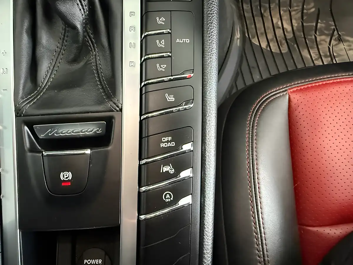 Used 2015 Porsche Macan S White - Interior and Exterior details 19