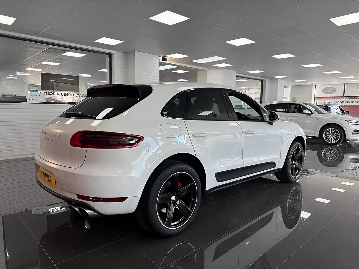 Used 2015 Porsche Macan S White - Interior and Exterior details 2