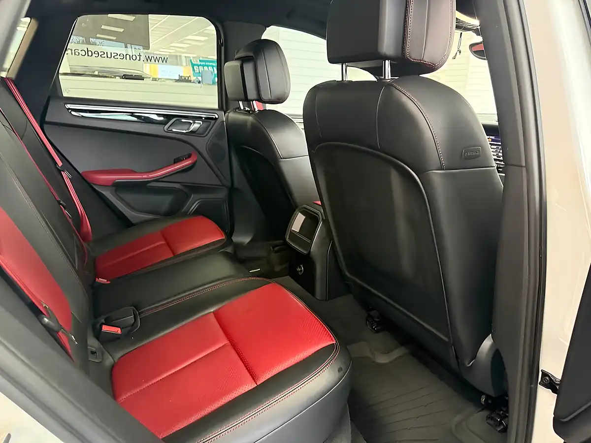 Used 2015 Porsche Macan S White - Interior and Exterior details 4
