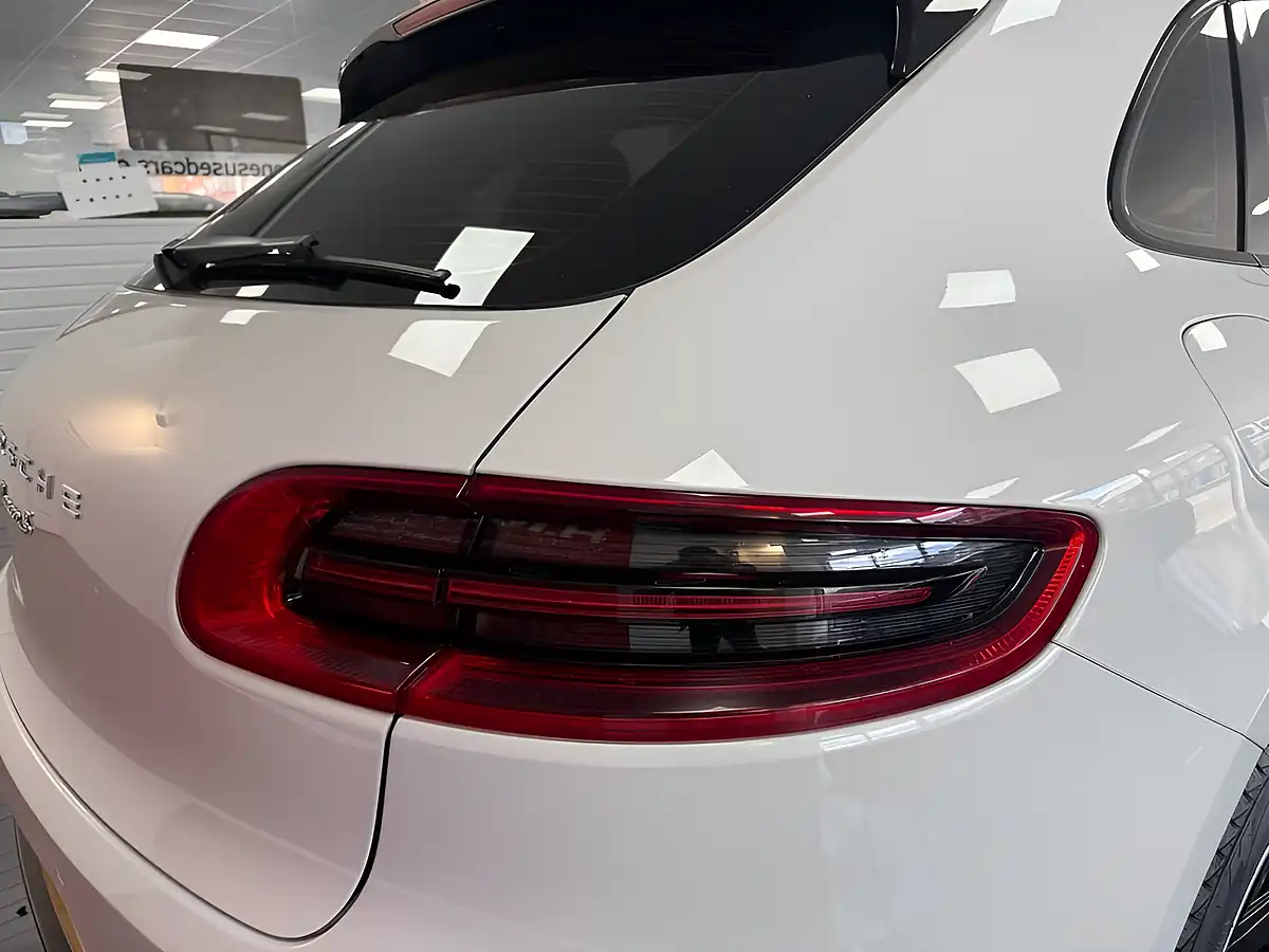 Used 2015 Porsche Macan S White - Interior and Exterior details 7