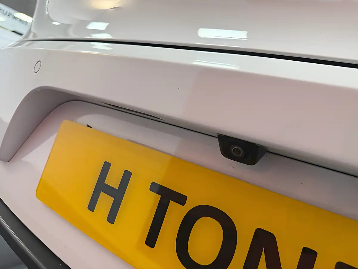 Used 2015 Porsche Macan S White - Interior and Exterior details 9