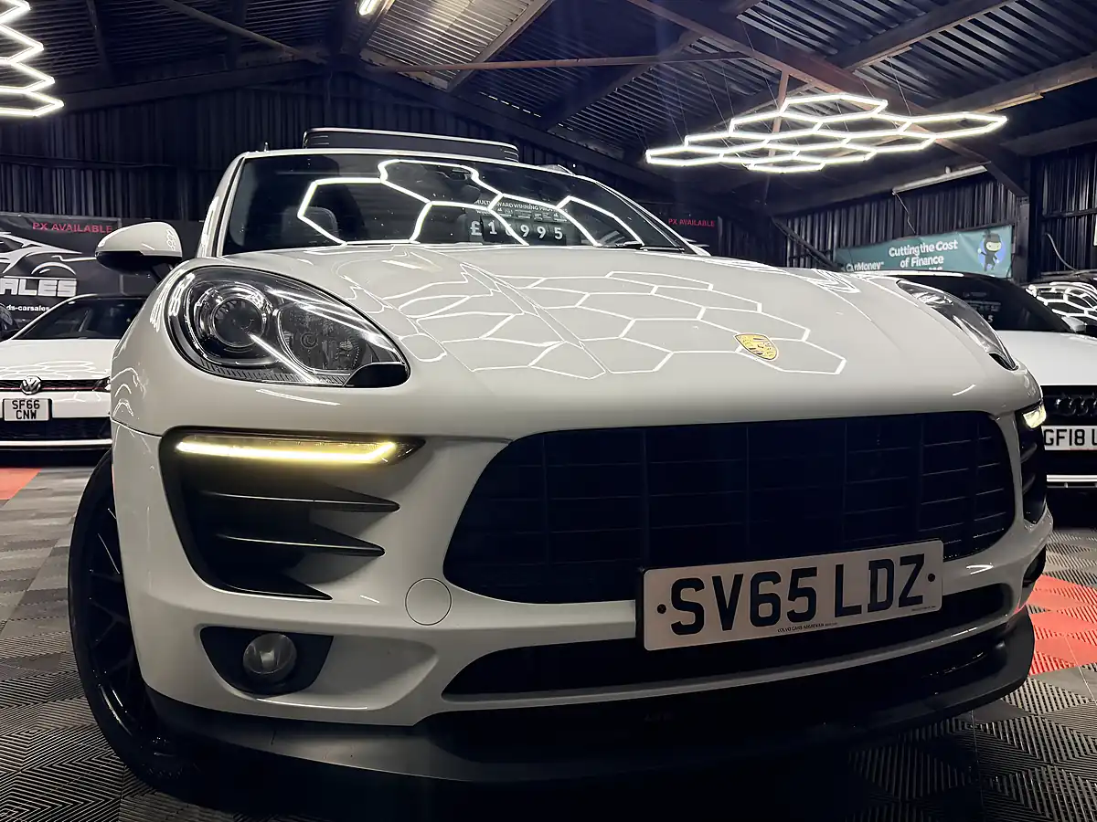 Used 2015 Porsche Macan S White - Front View