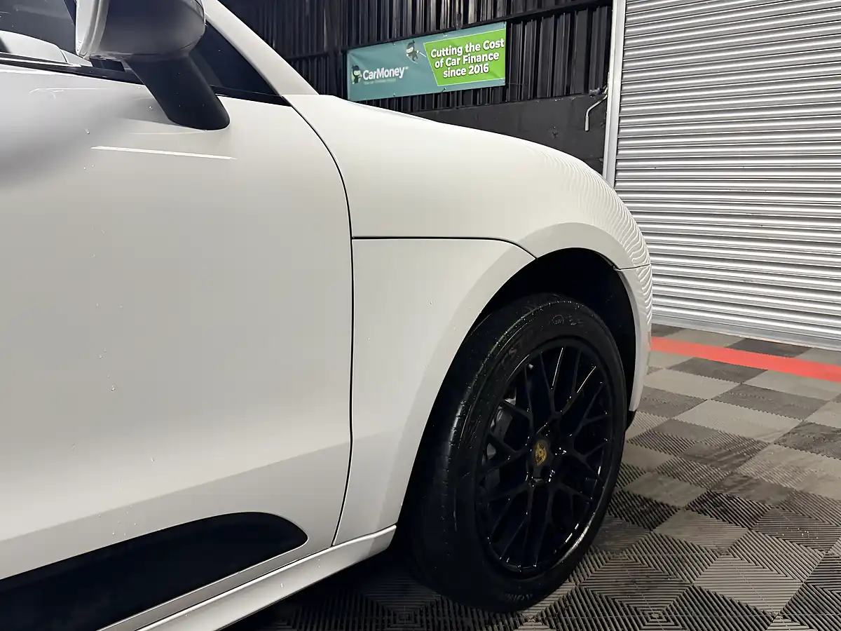 Used 2015 Porsche Macan S White - Interior and Exterior details 12