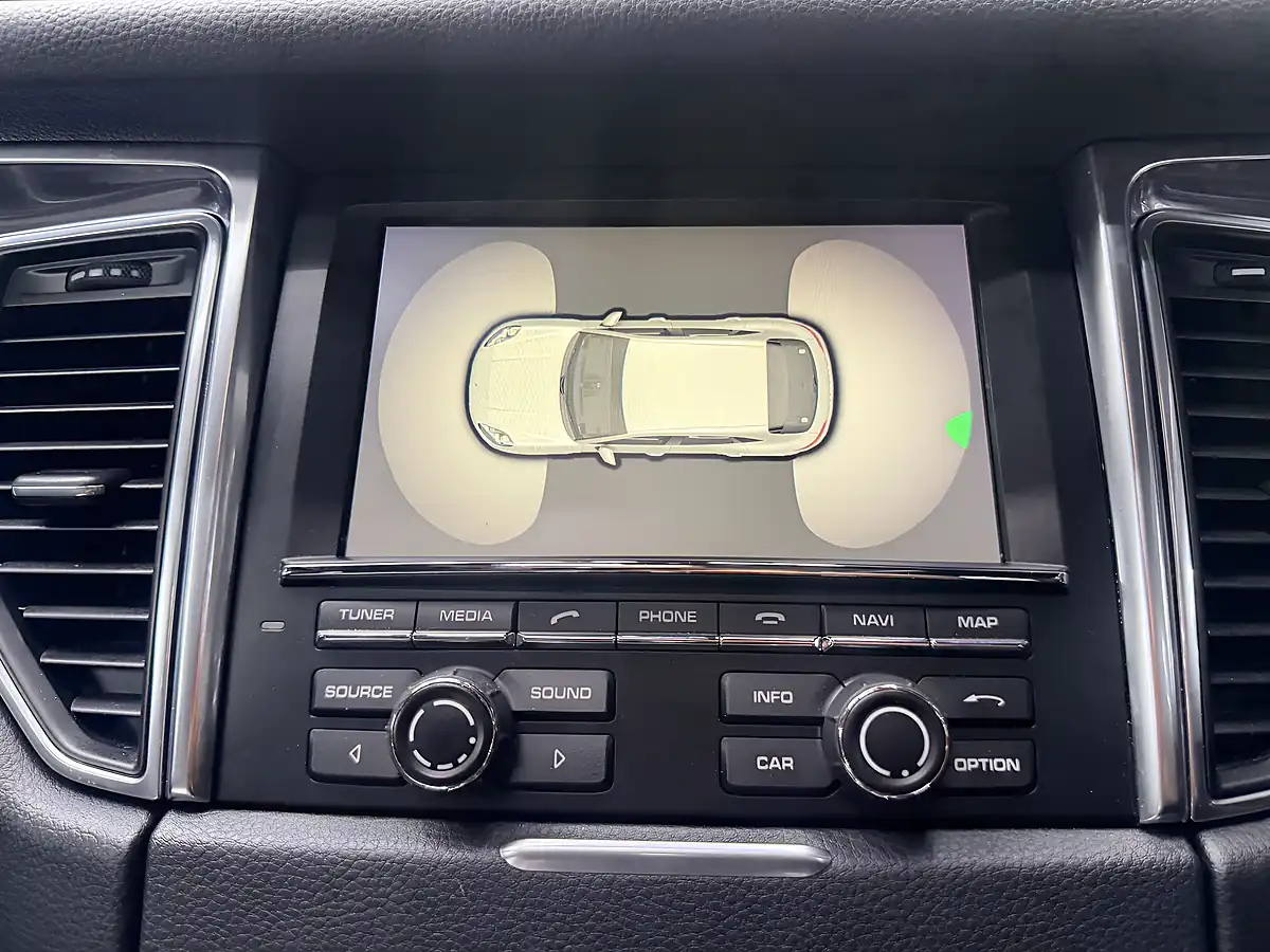Used 2015 Porsche Macan S White - Interior and Exterior details 20