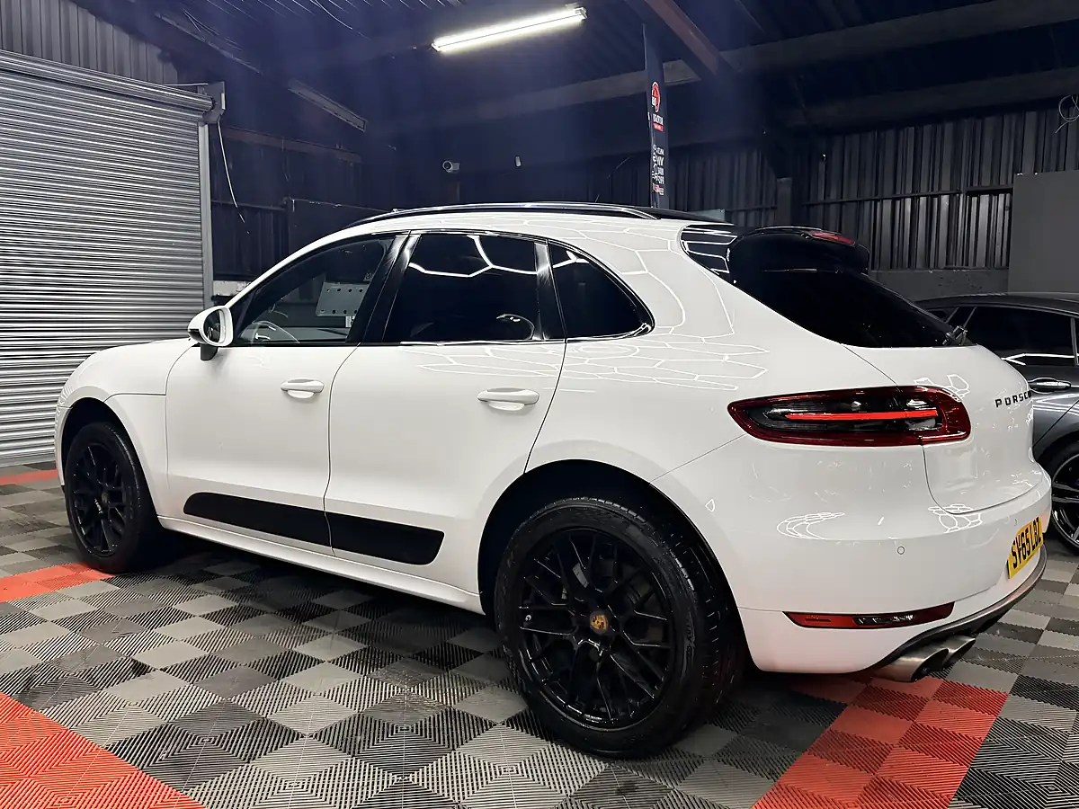 Used 2015 Porsche Macan S White - Interior and Exterior details 7