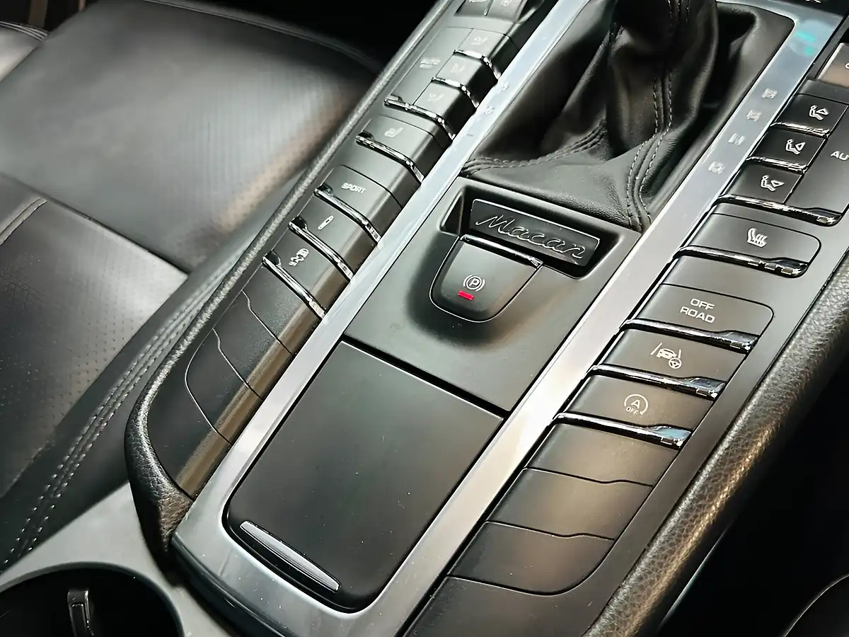 Used 2015 Porsche Macan S White - Interior and Exterior details 19