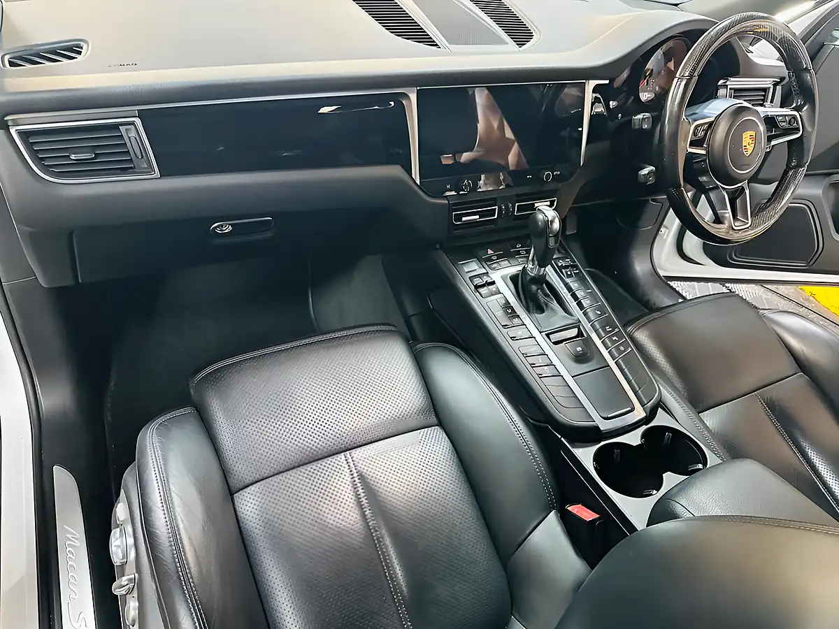Used 2015 Porsche Macan S White - Interior and Exterior details 4