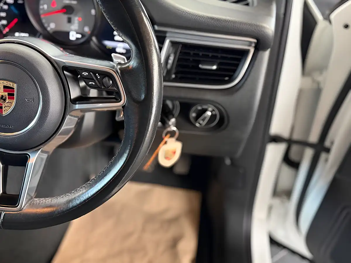 Used 2015 Porsche Macan S White - Interior and Exterior details 17