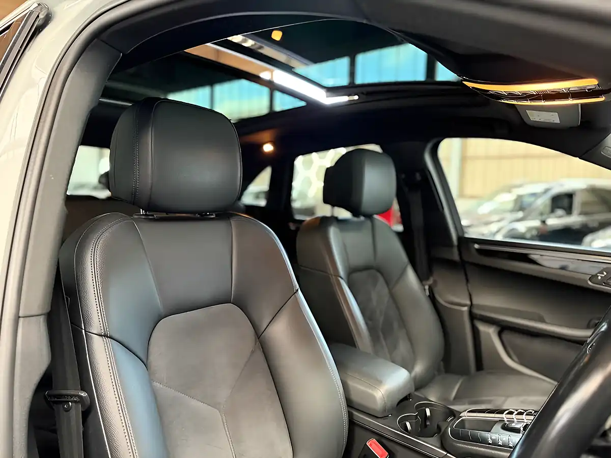 Used 2015 Porsche Macan S White - Interior and Exterior details 2