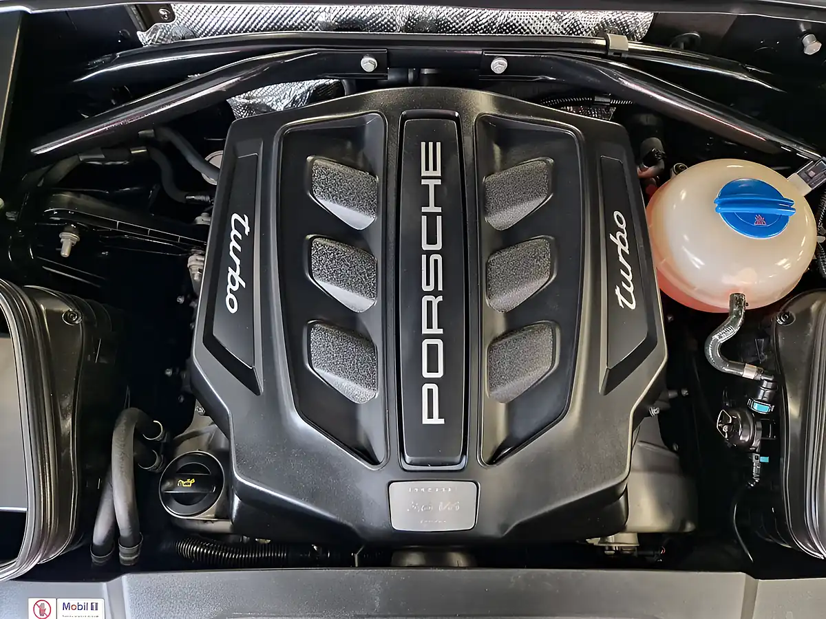 Used 2015 Porsche Macan Turbo Black - Interior and Exterior details 14