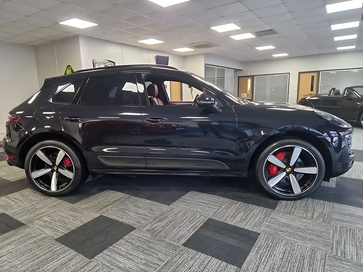 Used 2015 Porsche Macan Turbo Black - Interior and Exterior details 6