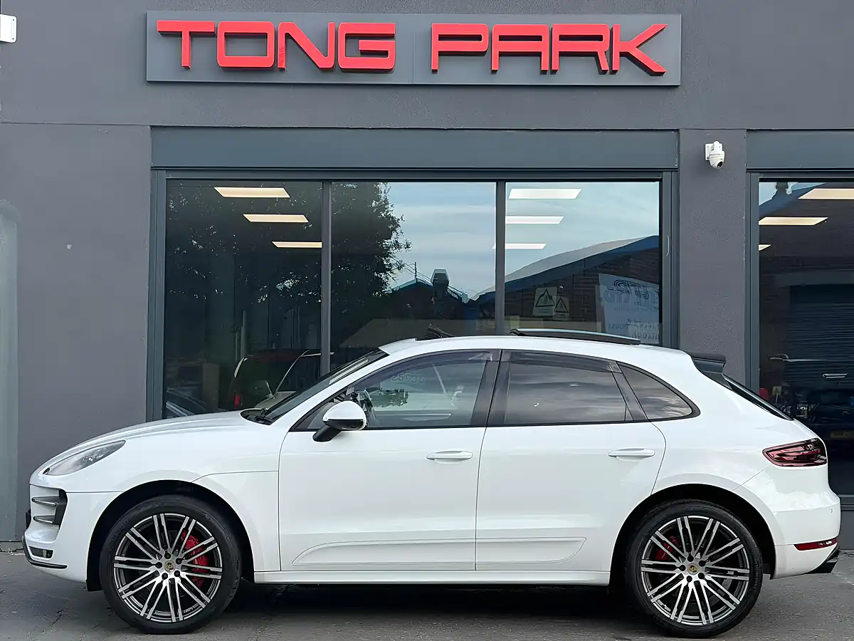 Used 2015 Porsche Macan Turbo White - Interior and Exterior details 10
