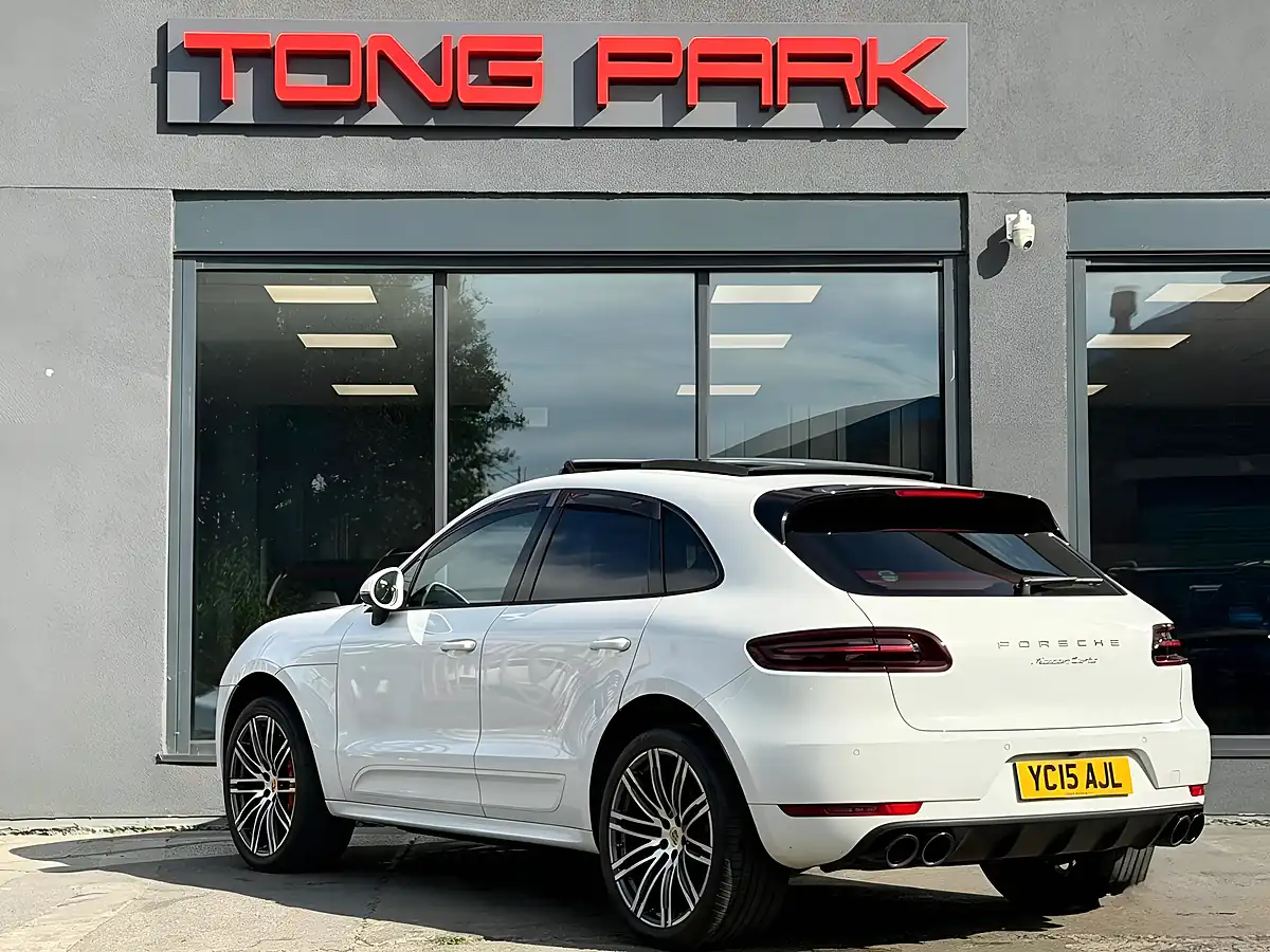 Used 2015 Porsche Macan Turbo White - Interior and Exterior details 5