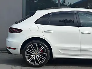 Used 2015 Porsche Macan Turbo White - Interior and Exterior details 8
