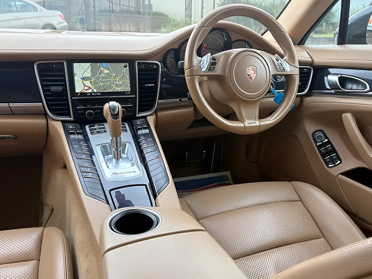 Used 2015 Porsche Panamera Tiptronics Black - Interior and Exterior details 2