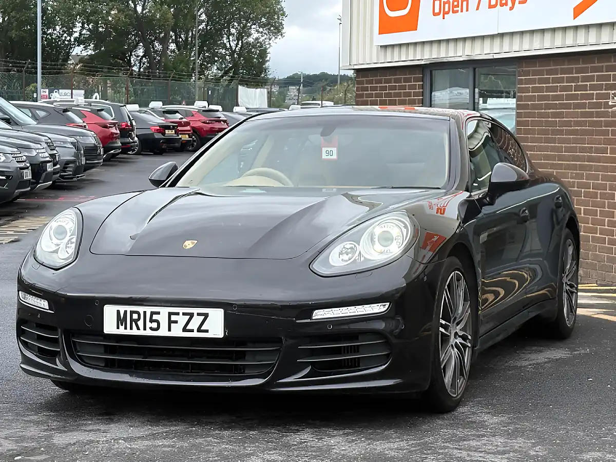 Used 2015 Porsche Panamera Tiptronics Black - Interior and Exterior details 3