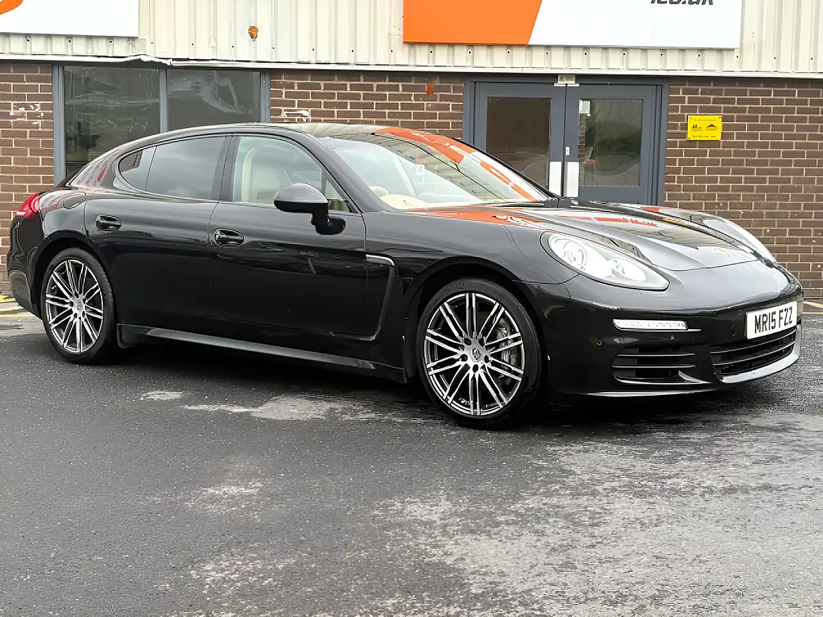 Used 2015 Porsche Panamera Tiptronics Black - Interior and Exterior details 5