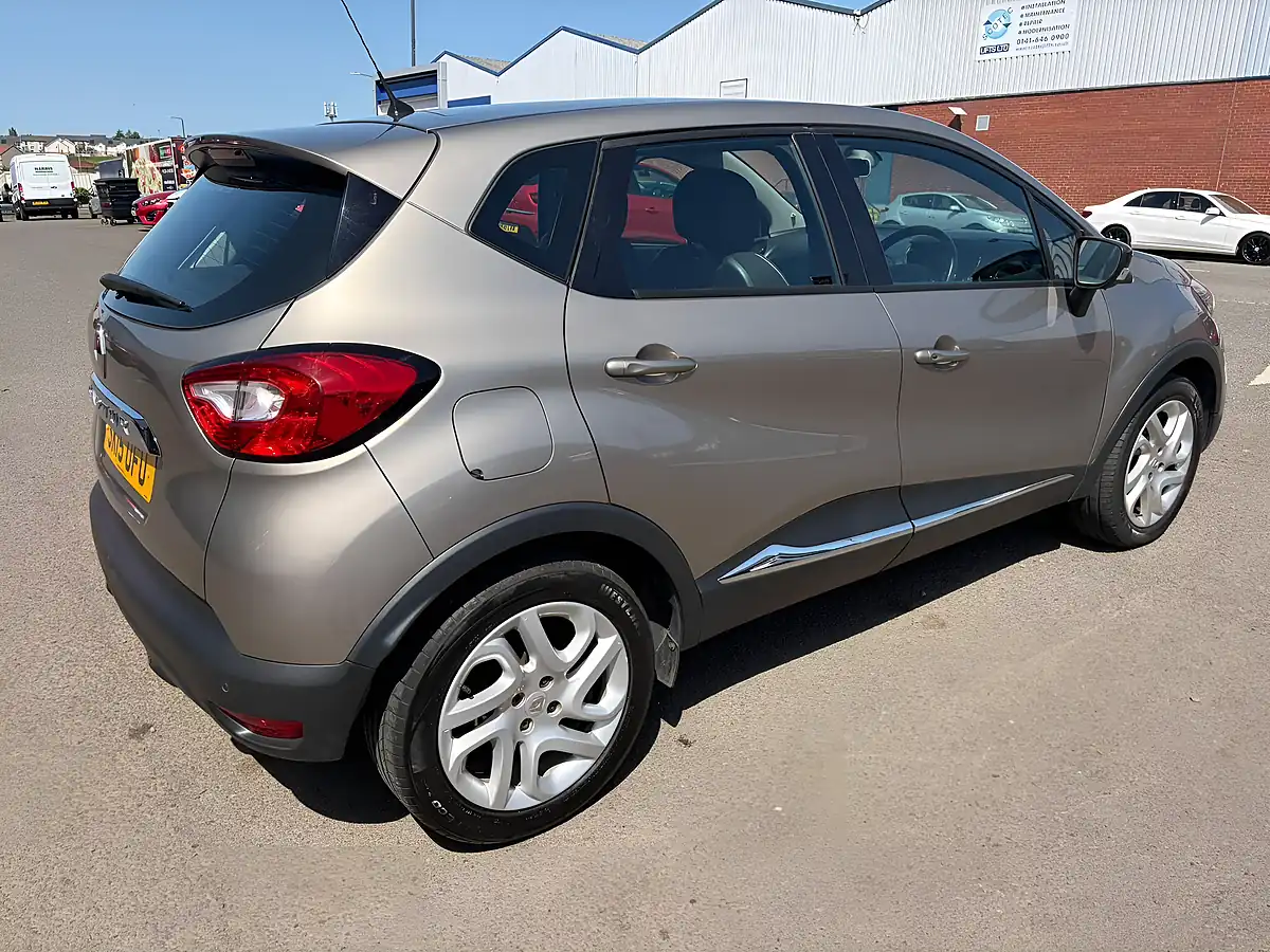 Used 2015 Renault Captur Dynamique Medianav Beige - Interior and Exterior details 5