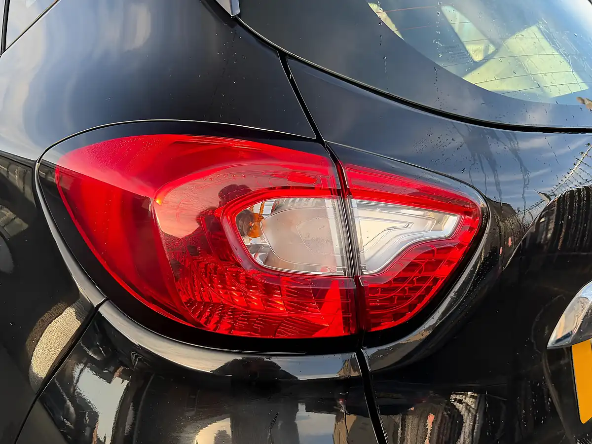 Used 2015 Renault Captur Dynamique Medianav Black - Interior and Exterior details 17