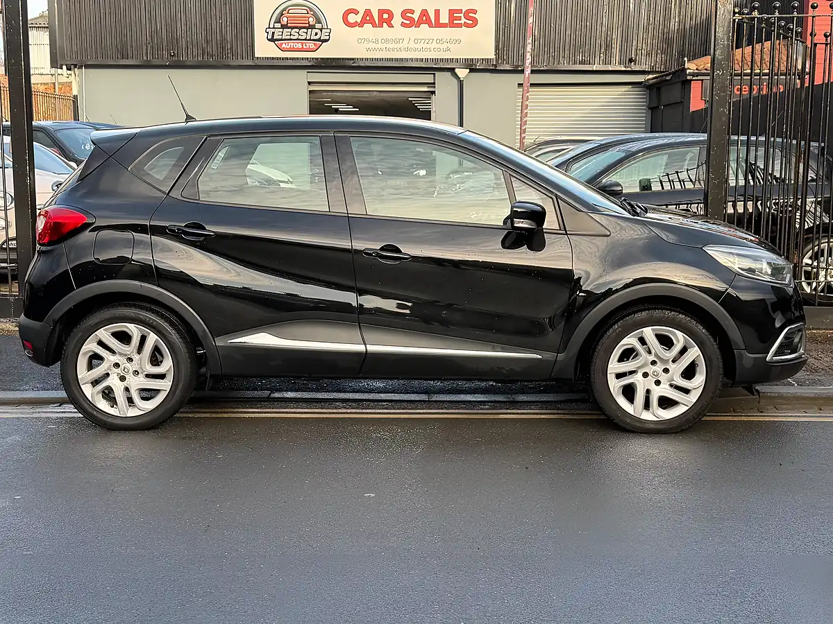 Used 2015 Renault Captur Dynamique Medianav Black - Interior and Exterior details 3