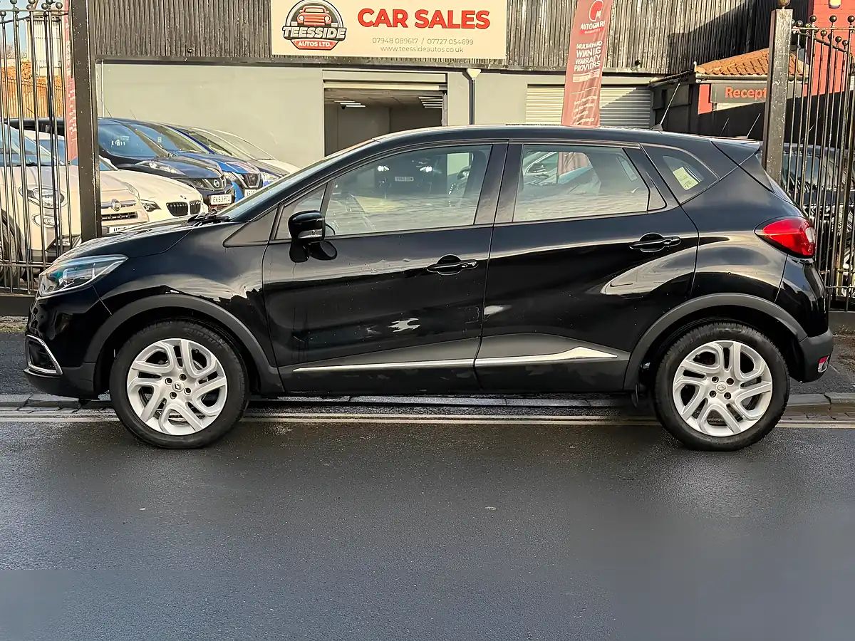 Used 2015 Renault Captur Dynamique Medianav Black - Interior and Exterior details 4