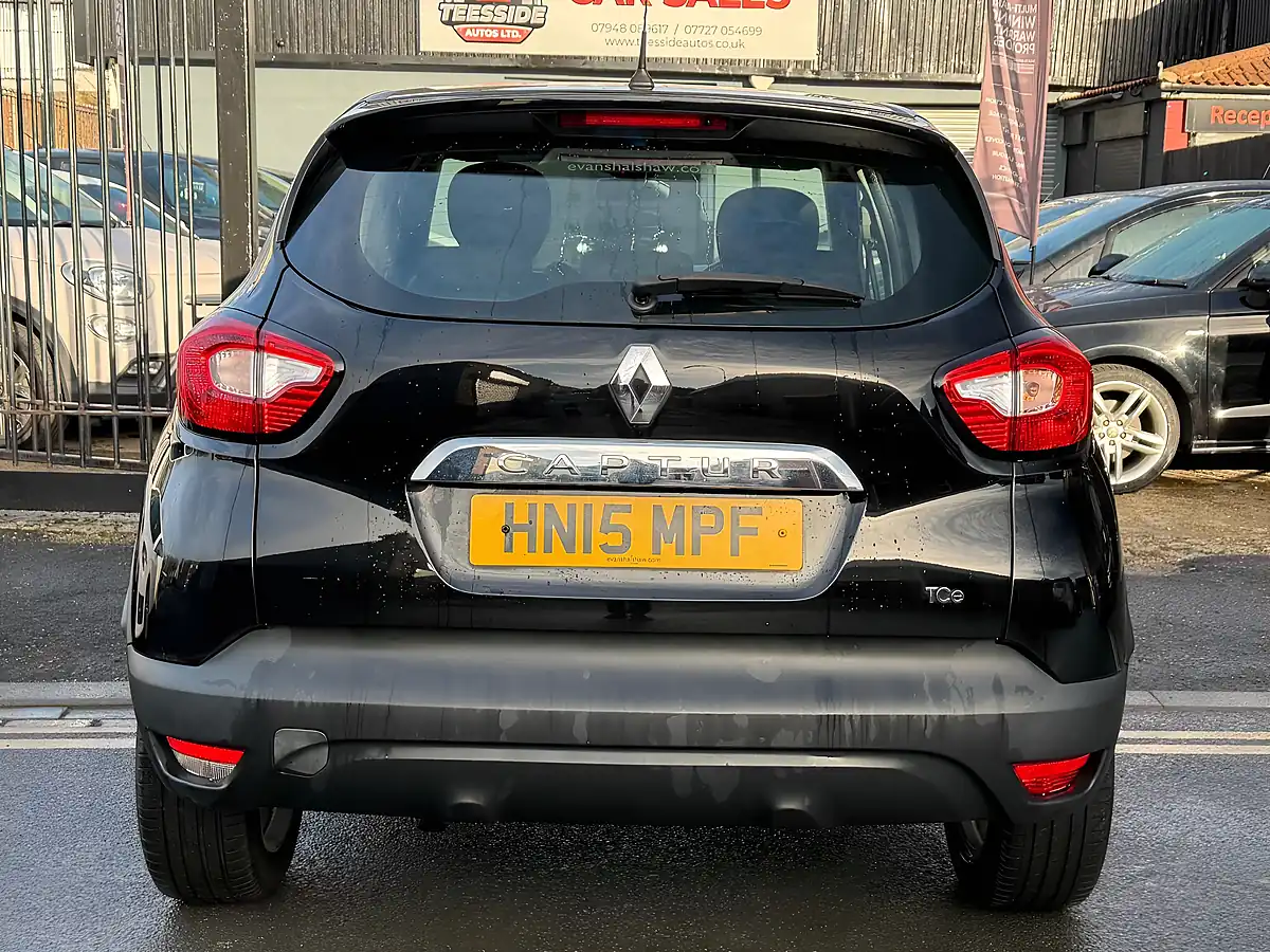Used 2015 Renault Captur Dynamique Medianav Black - Interior and Exterior details 8