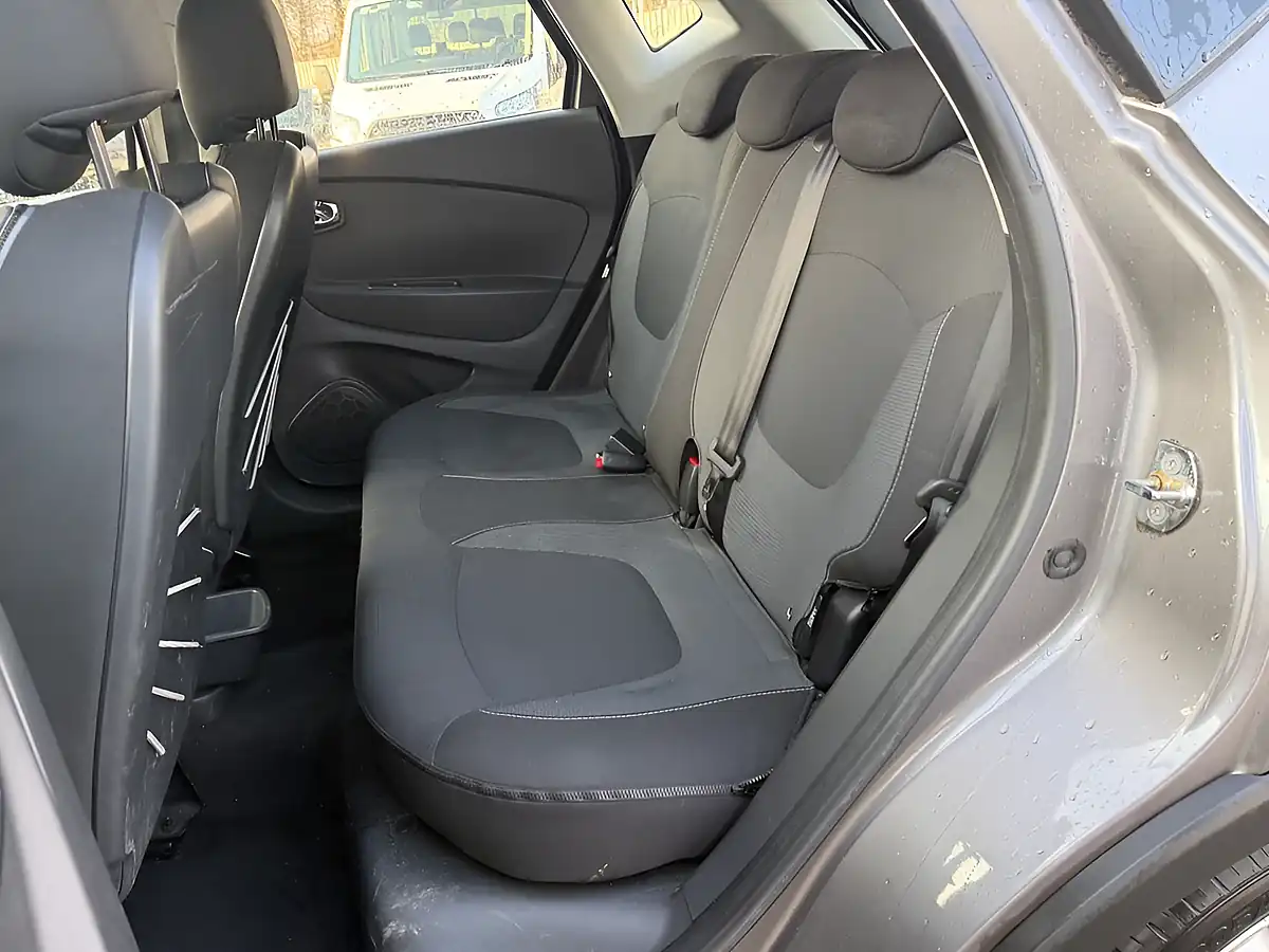 Used 2015 Renault Captur Dynamique Medianav Grey - Interior and Exterior details 13