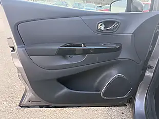 Used 2015 Renault Captur Dynamique Medianav Grey - Interior and Exterior details 14