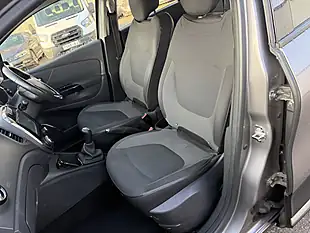 Used 2015 Renault Captur Dynamique Medianav Grey - Interior and Exterior details 15
