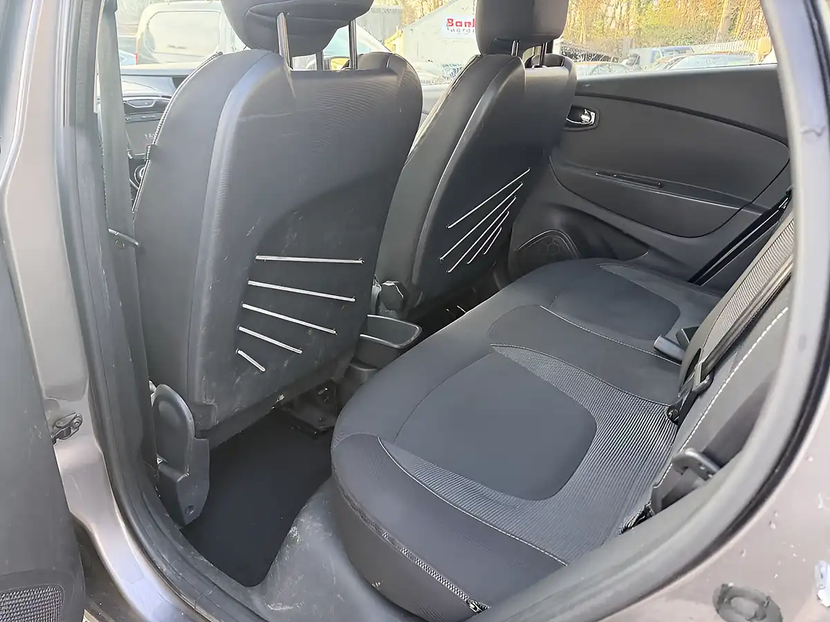 Used 2015 Renault Captur Dynamique Medianav Grey - Interior and Exterior details 18