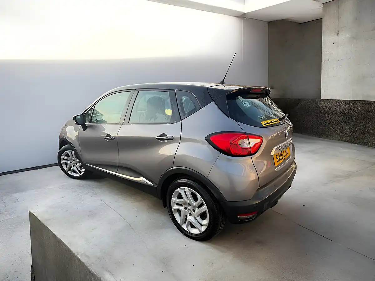 Used 2015 Renault Captur Dynamique Medianav Grey - Interior and Exterior details 5