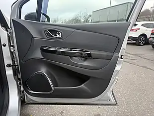 Used 2015 Renault Captur Dynamique Medianav Mercury - Interior and Exterior details 13
